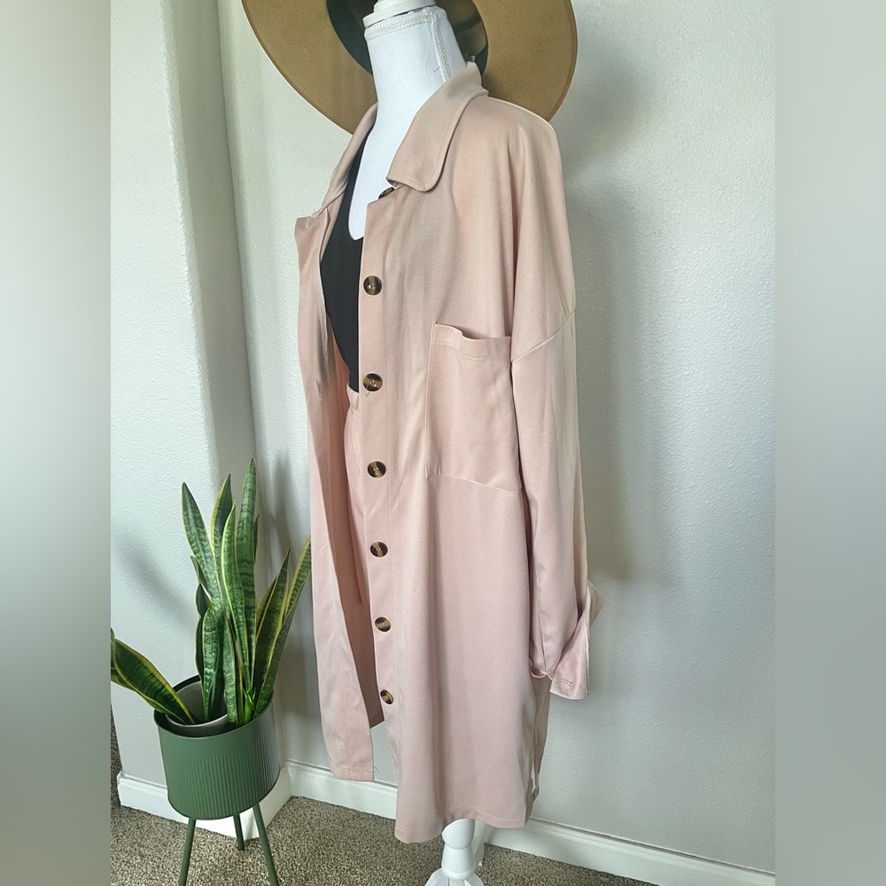 New - Women's Blush Button-Up shirt/tunic - FREE Shorts! - Picture 4 of 11
